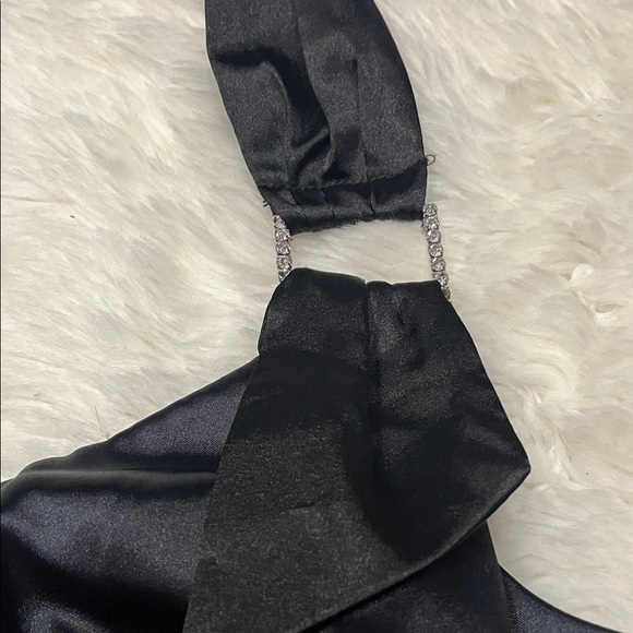 Le Chateau Black and Gold Mini Dress - Picture 5 of 7